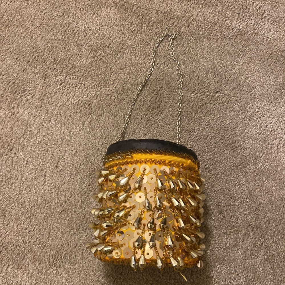 ❤️ Gold Bead and Sequin Handbag ❤️